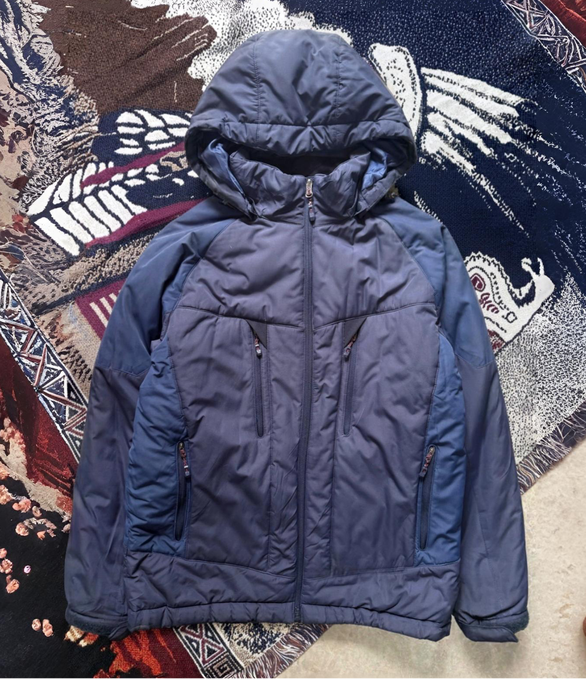 Classic Navy Puffer Jacket (M)