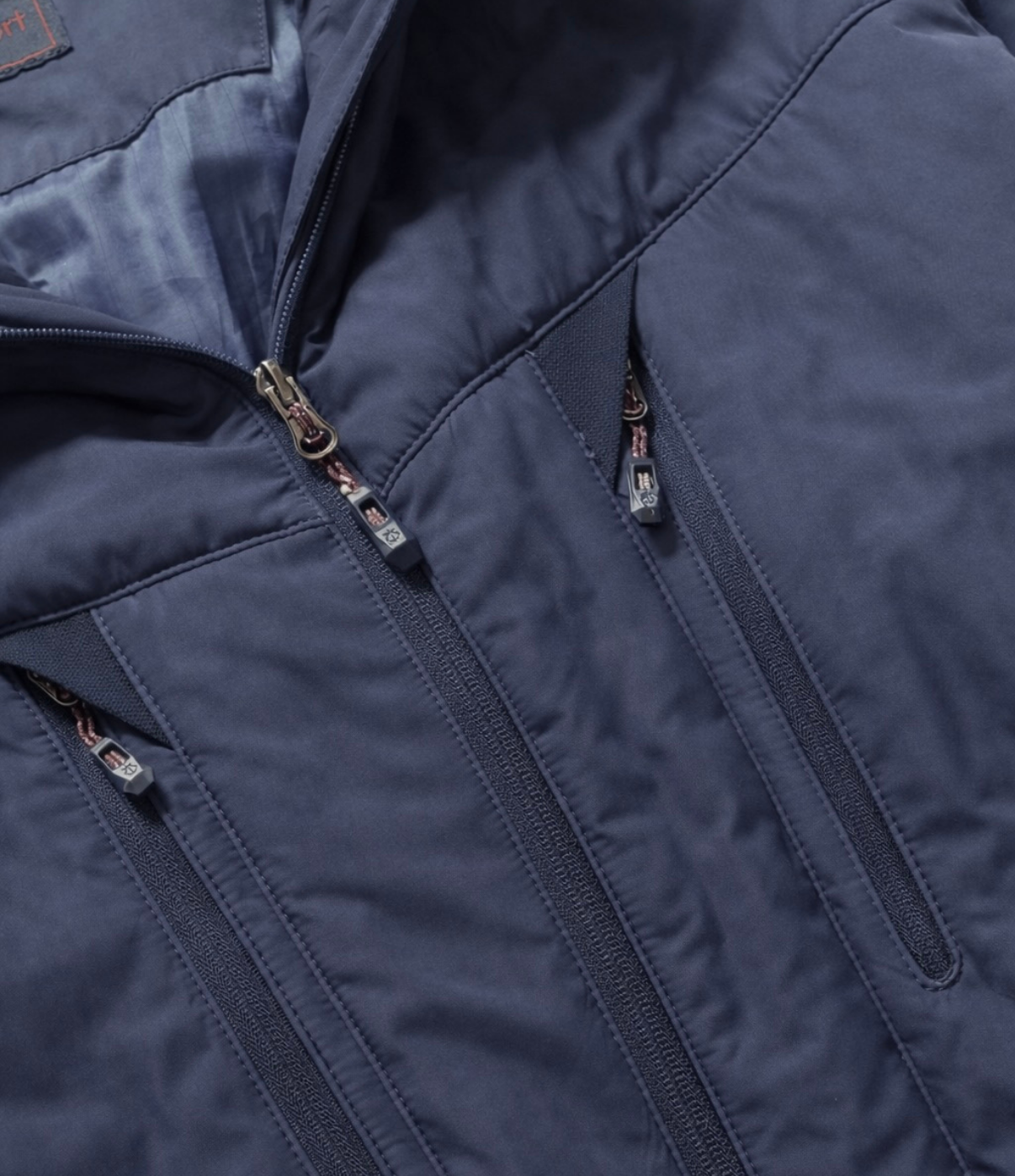 Classic Navy Puffer Jacket (M)